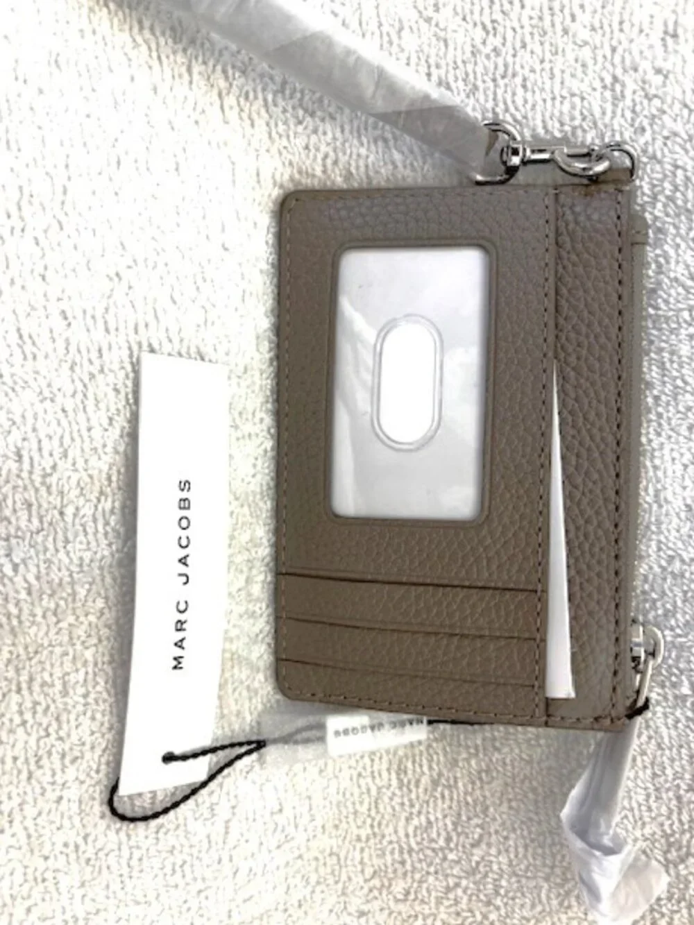 Marc Jacobs Groove pebble leather top zip wristlet card holder in Concrete gray